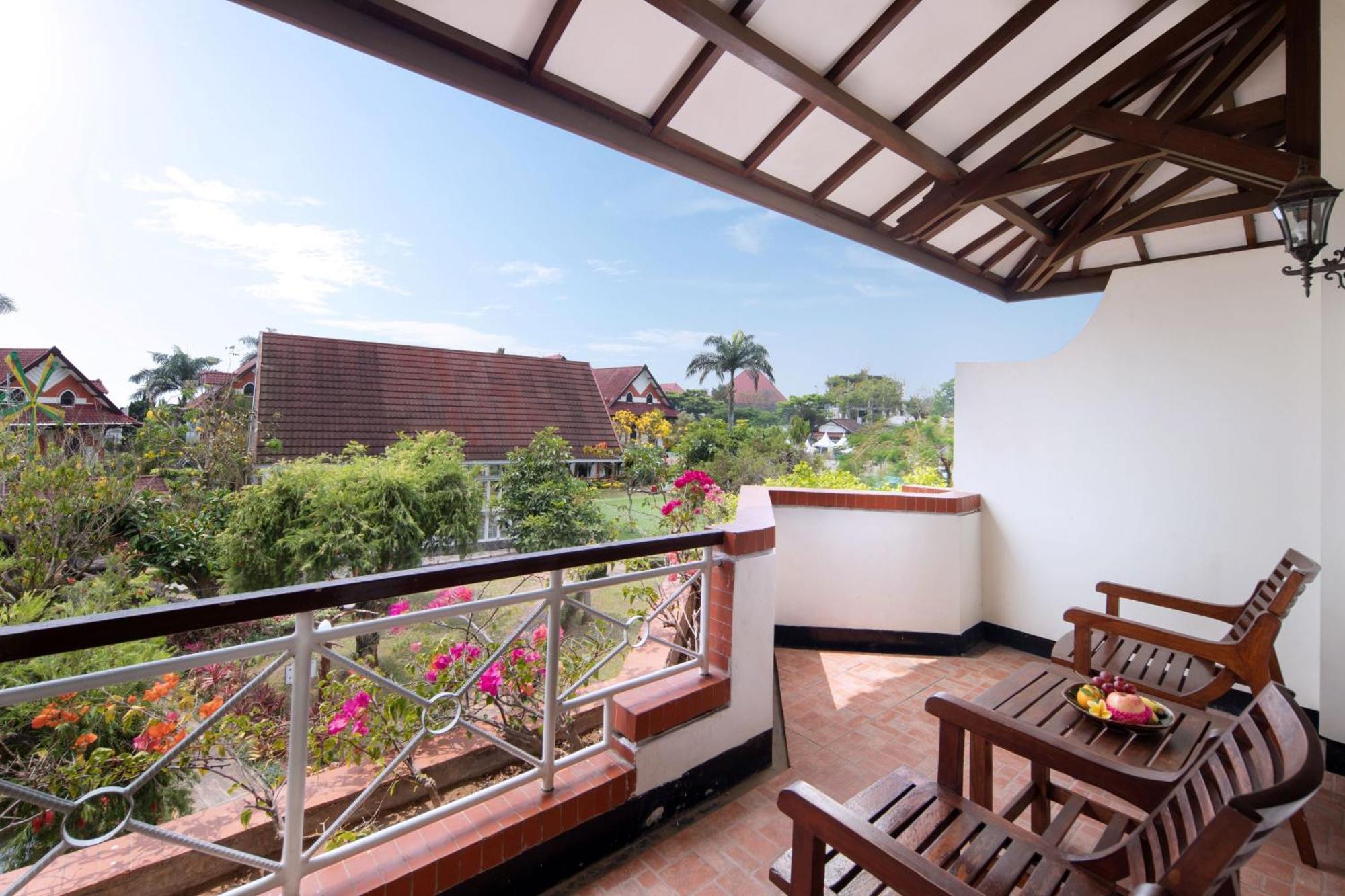 Royal Hotel And Villa Batu Batu  Kültér fotó