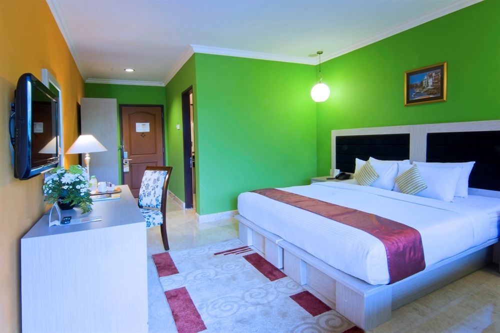 Royal Hotel And Villa Batu Batu  Kültér fotó