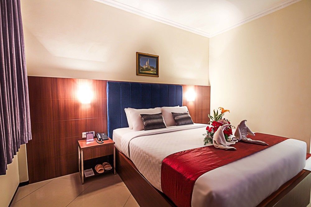 Royal Hotel And Villa Batu Batu  Kültér fotó