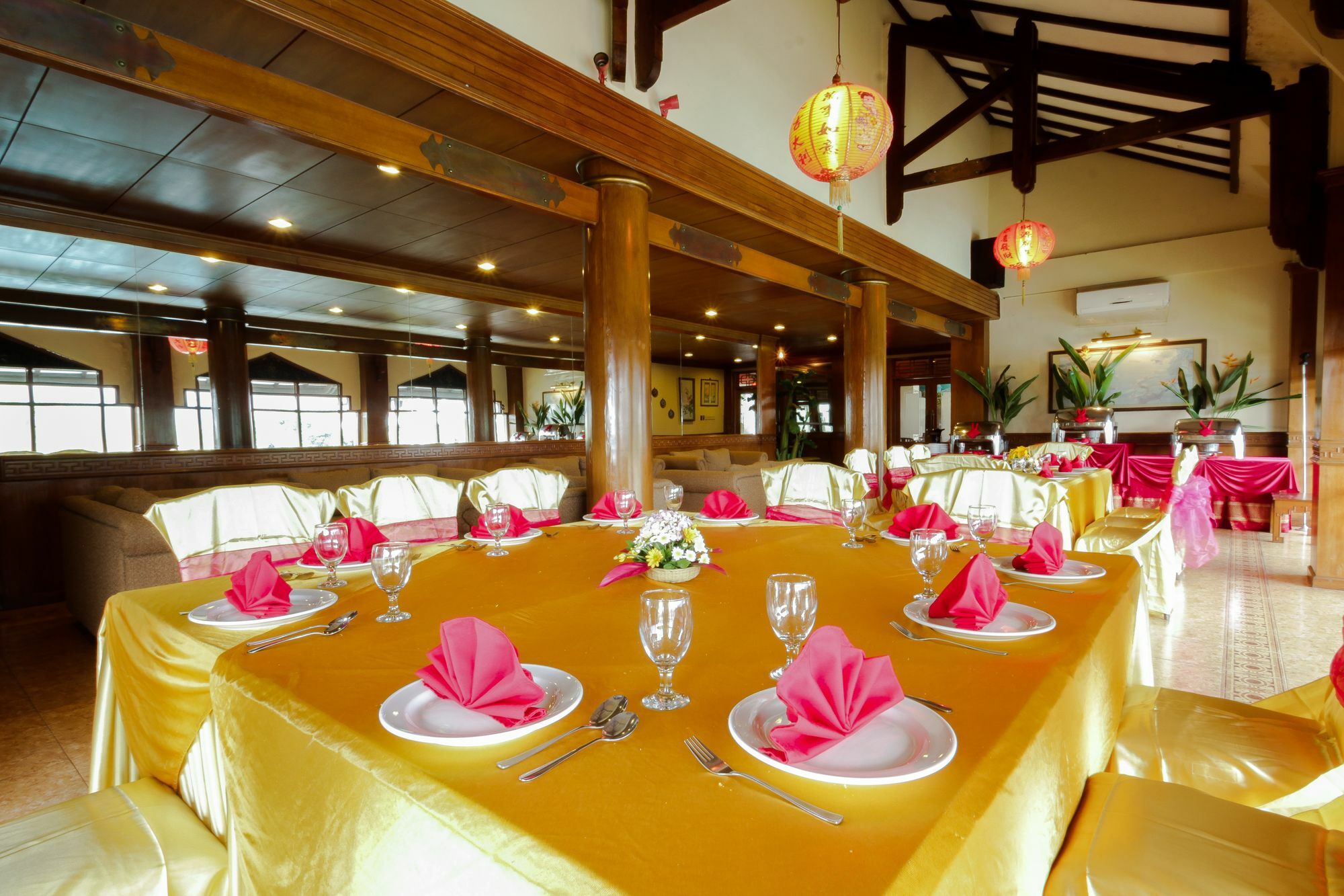 Royal Hotel And Villa Batu Batu  Kültér fotó